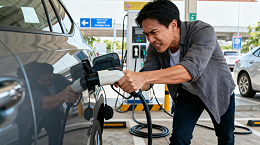 如何正确拔出充电枪？遇到无法拔枪怎么办？